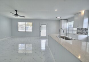 137 Normandy Ln in Delray Beach, FL - Building Photo - Building Photo