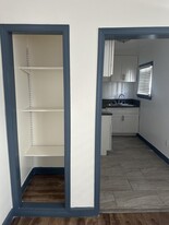 1032 W 95th St in Los Angeles, CA - Building Photo