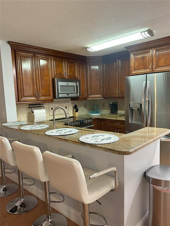 2400 Feather Sound Dr in Clearwater, FL - Building Photo - Building Photo