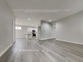 5675 56th Loop SE in Lacey, WA - Foto de edificio - Building Photo