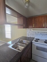 111 Catnapper Ln in Jacksonville, NC - Building Photo - Building Photo