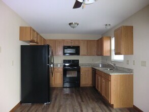 7502 Waterford Pl, Unit 7502 in Troy, IL - Foto de edificio - Building Photo