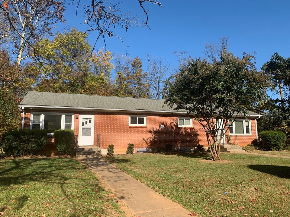2801 Kulman Pl-Unit -2801 in Lynchburg, VA - Foto de edificio