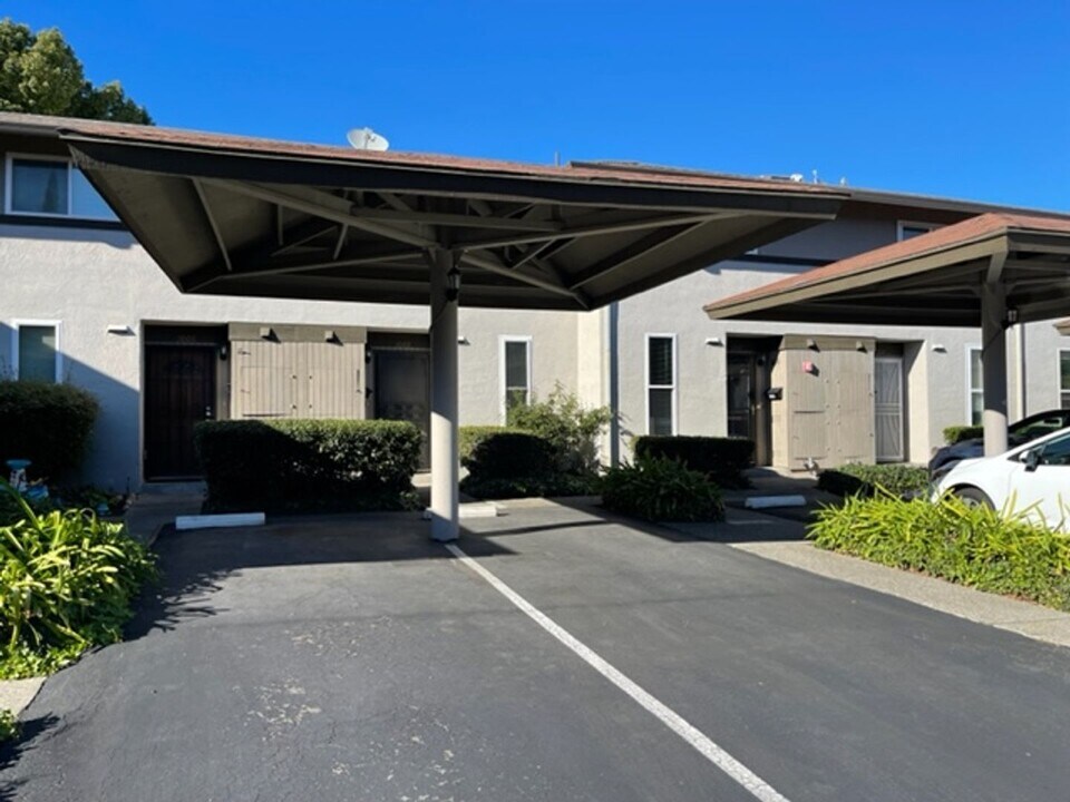 1008 San Souci in Walnut Creek, CA - Building Photo