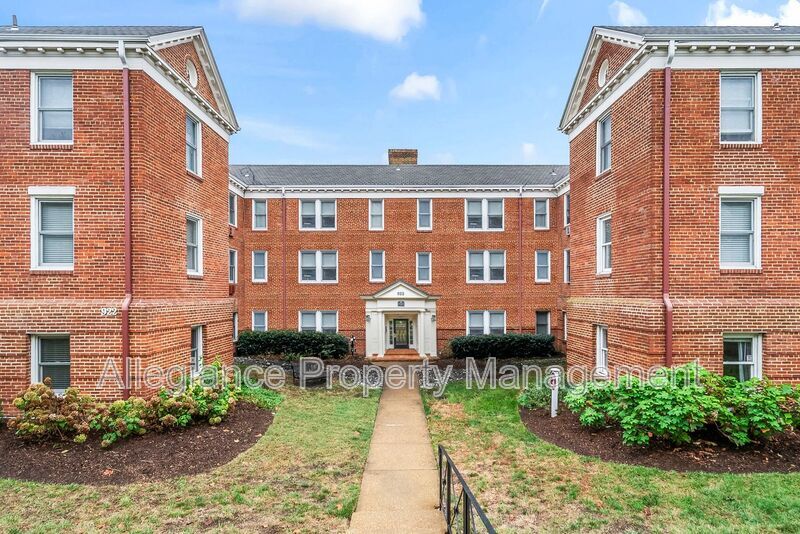 922 S Washington St in Alexandria, VA - Building Photo
