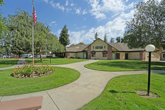 Kings View Manor Senior Living 55 and Better in Fresno, CA - Building Photo - Building Photo