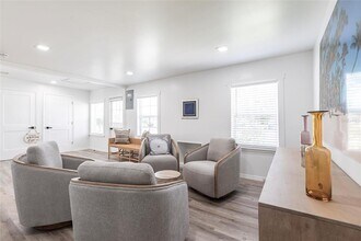 640 Broadway St in Longboat Key, FL - Building Photo - Building Photo