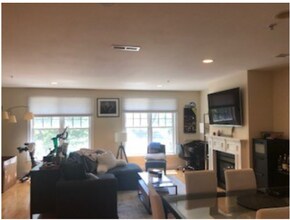 1306 Columbia Rd, Unit 2C in Boston, MA - Building Photo - Building Photo