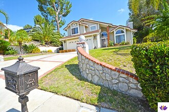 23935 Ingomar St in Canoga Park, CA - Building Photo - Building Photo