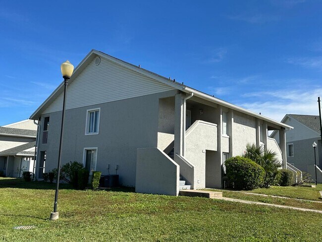 5613 Blue Shadows Ct in Orlando, FL - Foto de edificio - Building Photo