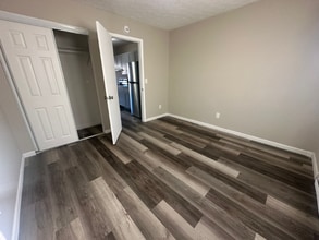 794 Anderson Ave in Akron, OH - Foto de edificio - Building Photo