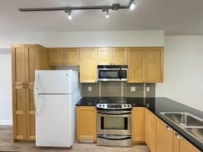 19478-19465 65 Ave in Surrey, BC - Building Photo - Building Photo