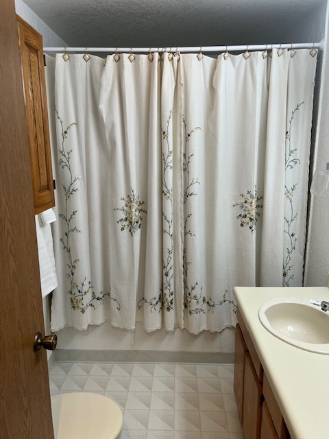 property at 3105 Lakeshore Dr