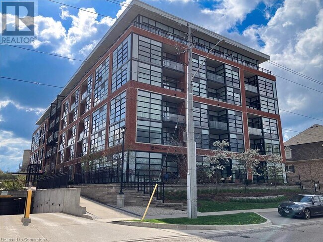 15 Prince Albert Blvd in Kitchener, ON - Building Photo - Building Photo