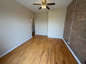 4055 S Calumet Ave, Unit 2 in Chicago, IL - Building Photo - Building Photo