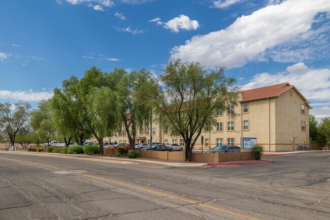 NBA Estes Gardens in Tucson, AZ - Building Photo - Building Photo
