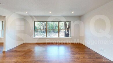 9351 Angora St in Dallas, TX - Foto de edificio - Building Photo