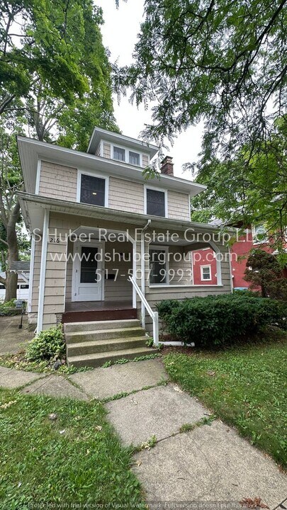 216 Marshall St in Lansing, MI - Building Photo