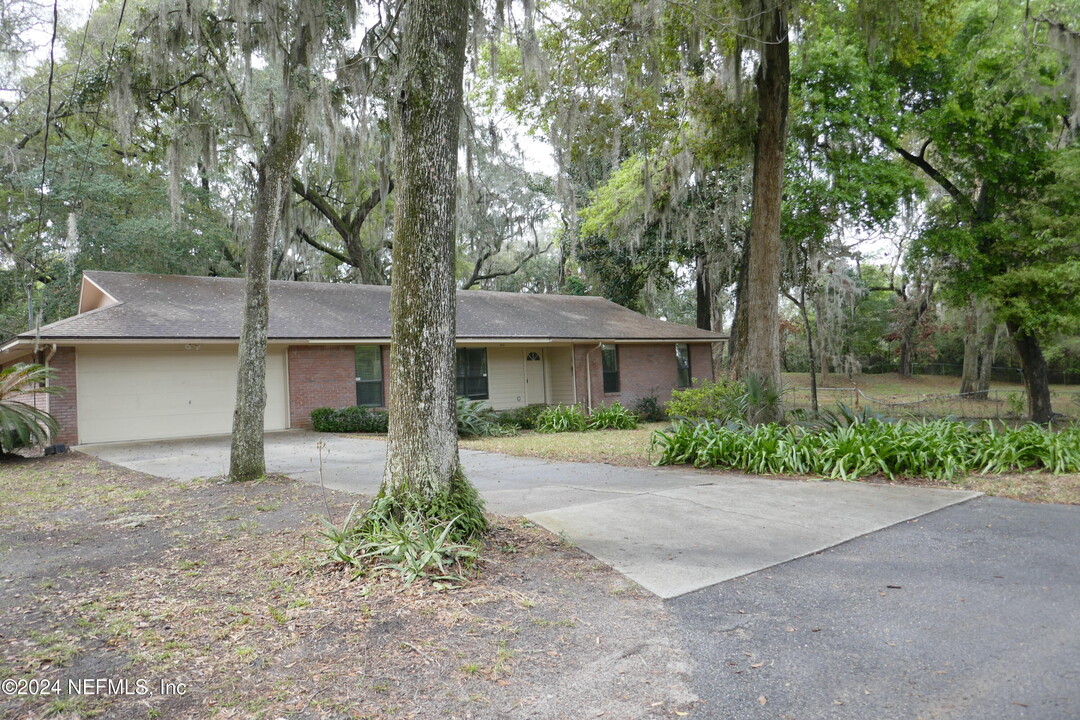 8131 Fort Caroline Rd in Jacksonville, FL - Building Photo