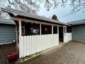 913 Seattle Ave in Ellensburg, WA - Building Photo - Building Photo