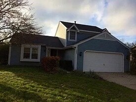 1253 Rosewood Ln in Crystal Lake, IL - Building Photo