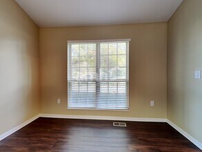 823 Wingate Dr in Cincinnati, OH - Foto de edificio - Building Photo