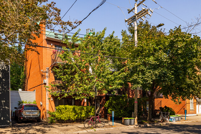 1473-1487 Logan Rue in Montréal, QC - Building Photo - Building Photo