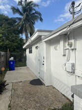 4421 NW 34th Ct in Lauderdale Lakes, FL - Building Photo - Building Photo