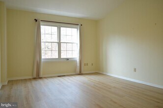 13 Stanwyck Ct in Trenton, NJ - Building Photo - Building Photo