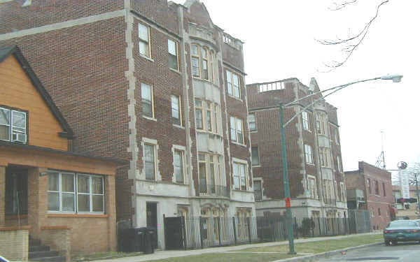 2909 E 78th St in Chicago, IL - Building Photo