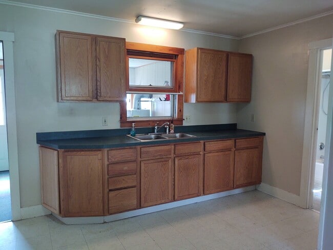 174 Johnson Ave, Unit 1 in Colchester, VT - Building Photo - Building Photo