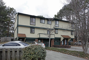 2107 Belle Terra Rd in Knoxville, TN - Foto de edificio - Building Photo