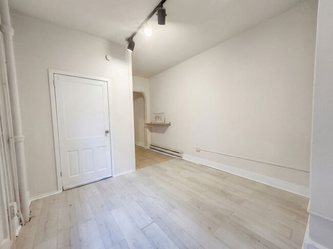 304 E King St in York, PA - Foto de edificio - Building Photo