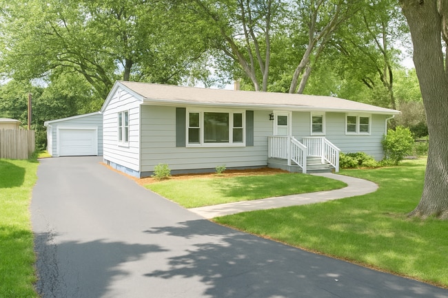 1711 Beach Rd in McHenry, IL - Building Photo - Building Photo