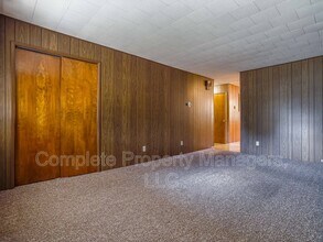 110 S 4th Ave W in Lake Mills, IA - Building Photo - Building Photo