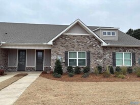 3203 McClellan Wy SE in Decatur, AL - Building Photo