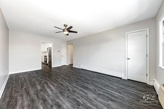 129-133 W Franklin Ave in Naperville, IL - Building Photo - Building Photo