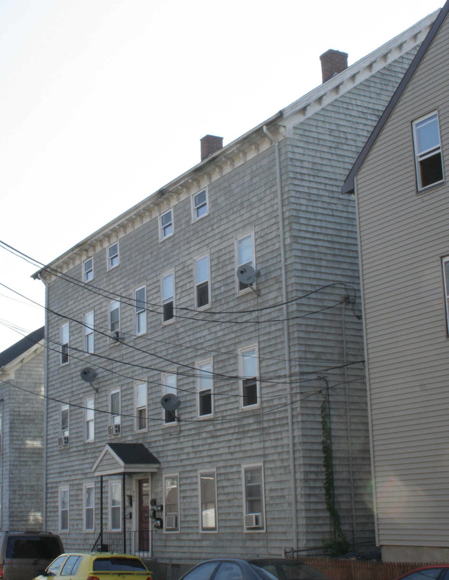 466 3rd St in Fall River, MA - Building Photo - Building Photo