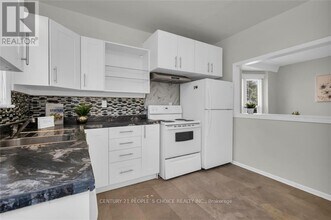 746 King St W in Hamilton, ON - Building Photo - Building Photo