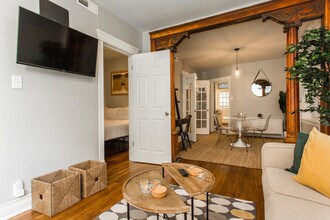 1353 N Bell Ave in Chicago, IL - Building Photo - Building Photo