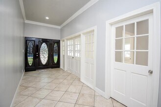 10083 Briarwild Ln in Houston, TX - Building Photo - Building Photo