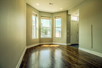2228 W Cermak Rd in Chicago, IL - Building Photo - Building Photo