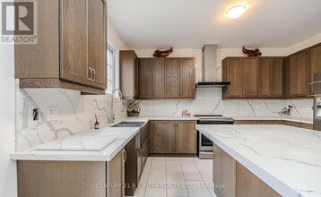 3027 Monarch Dr in Orillia, ON - Building Photo - Building Photo