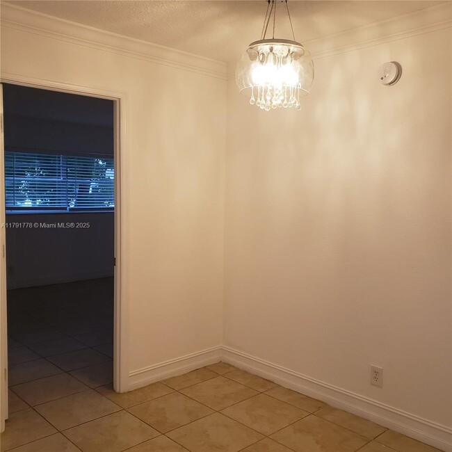 1300 Moffett St in Hallandale Beach, FL - Building Photo - Building Photo