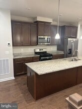 11033 Blackburn Cove Ln in Manassas, VA - Building Photo - Building Photo