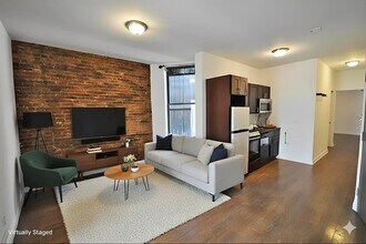 254 Broome St in New York, NY - Building Photo - Building Photo