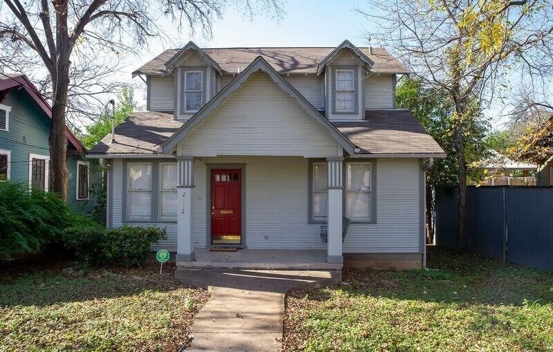 2832 Salado St in Austin, TX - Building Photo