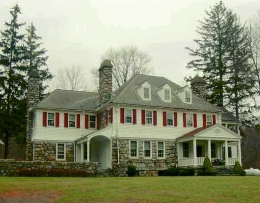 182-186 Nininger Rd in Monroe, NY - Foto de edificio