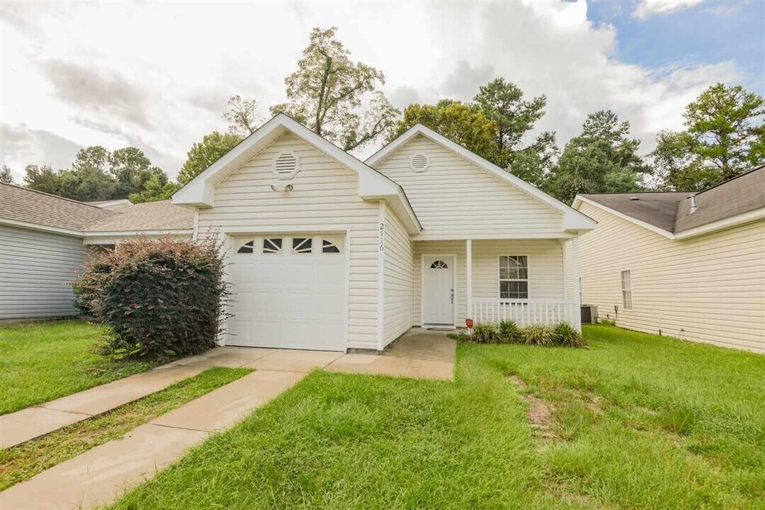 2116 Bullocks Run Rd in Tallahassee, FL - Building Photo