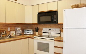 2706 NE 57th St in Fort Lauderdale, FL - Building Photo - Building Photo